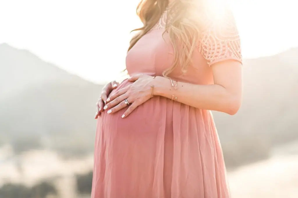 Elegant Dusty Pink Maternity Dress for Photography, Long Chiffon with Lace for Pregnant Women