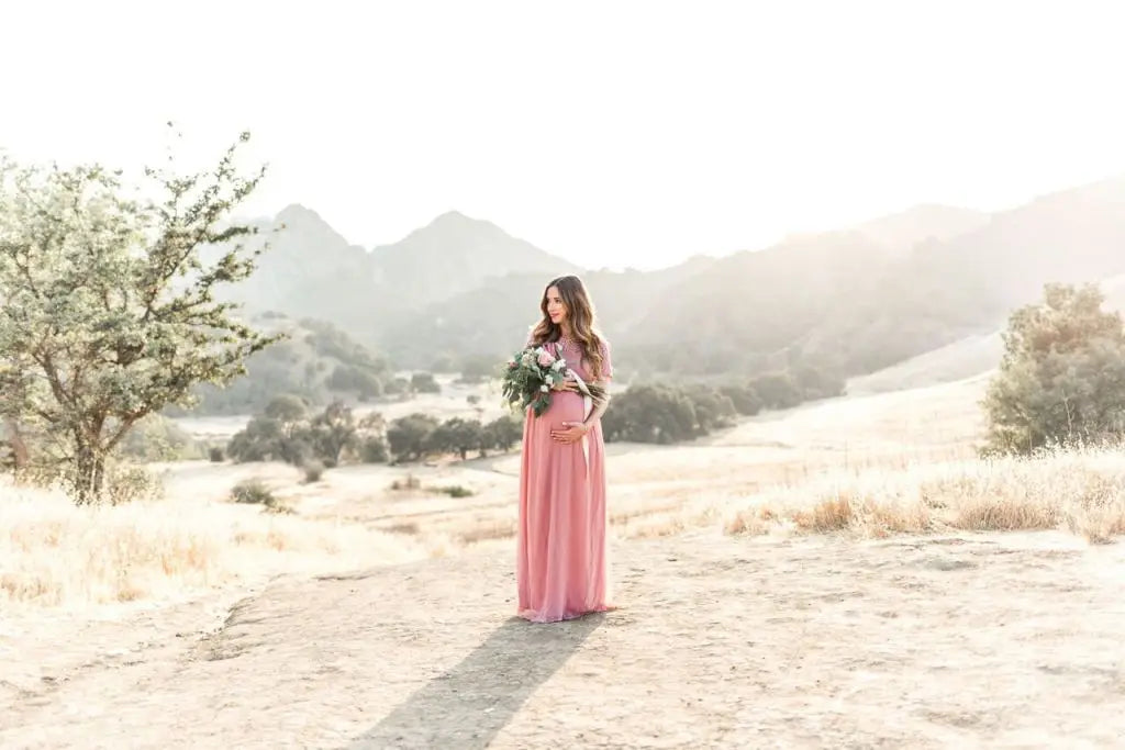 Elegant Dusty Pink Maternity Dress for Photography, Long Chiffon with Lace for Pregnant Women