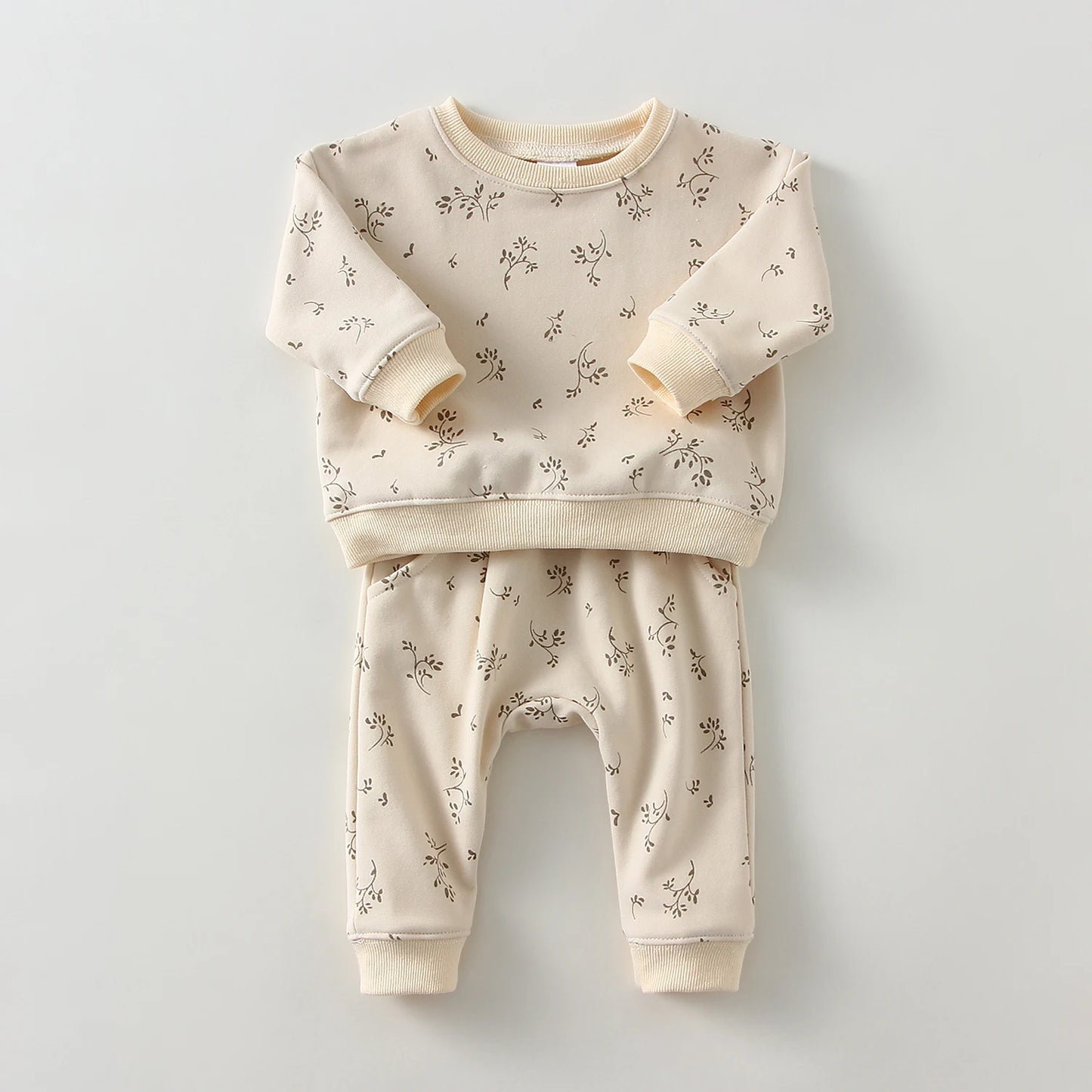 2-Piece Baby Outfit – Long Sleeve Top & Pants Set for Boys and Girls