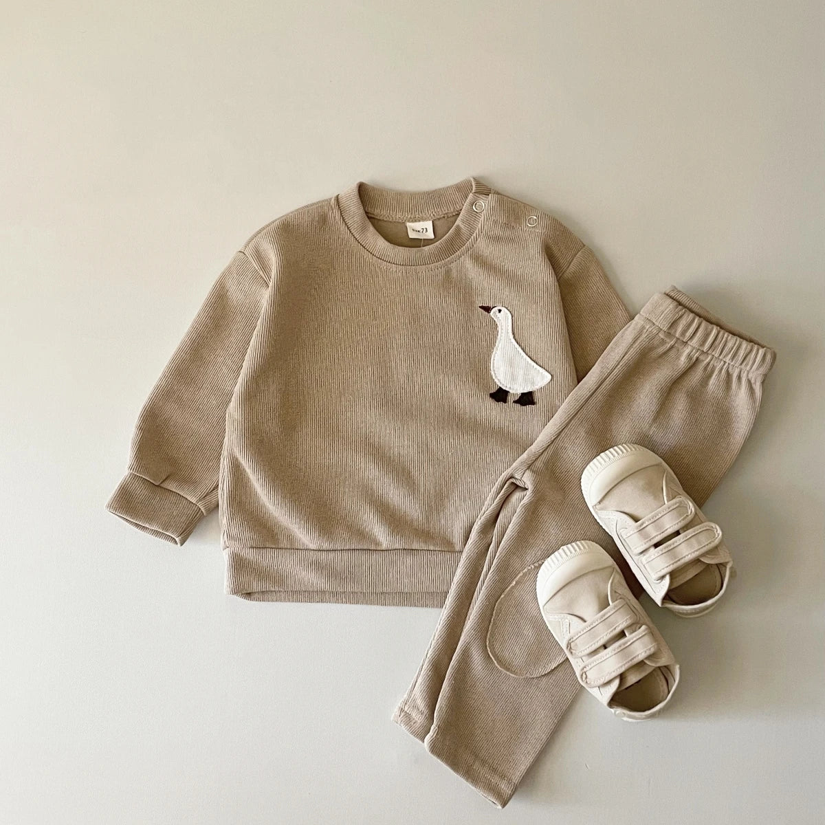 2-Piece Infant Autumn Outfit – Goose Print Long Sleeve Top & Pants